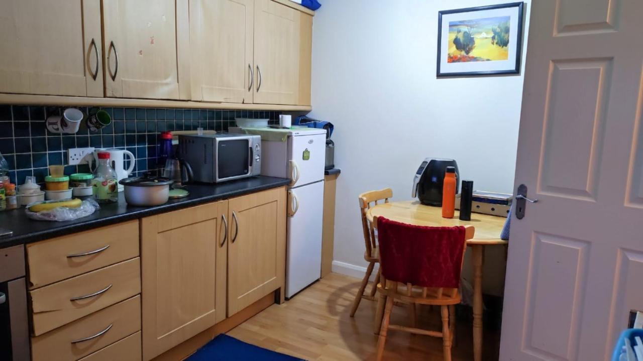 Budget-Friendly Self-Serve Lodging Galway Bagian luar foto